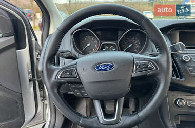 Седан Ford Focus 2015 в 