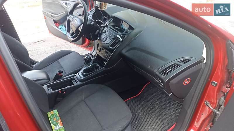 Хэтчбек Ford Focus 2015 в Андрушевке