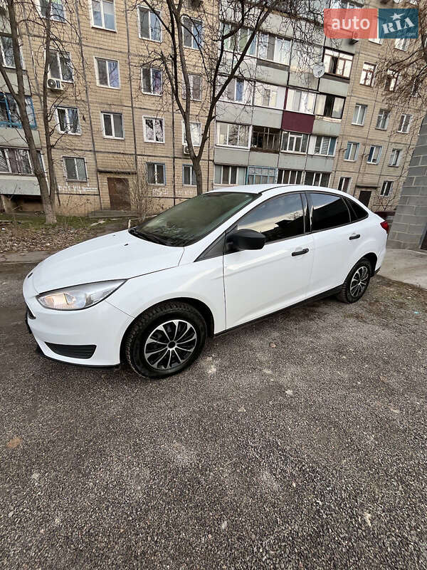 Седан Ford Focus 2015 в Кривом Роге