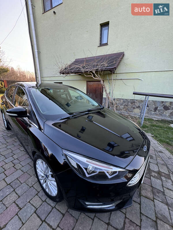 Хэтчбек Ford Focus 2015 в Рожнятове