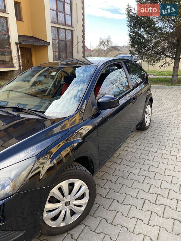 Хетчбек Ford Focus 2008 в Чернівцях
