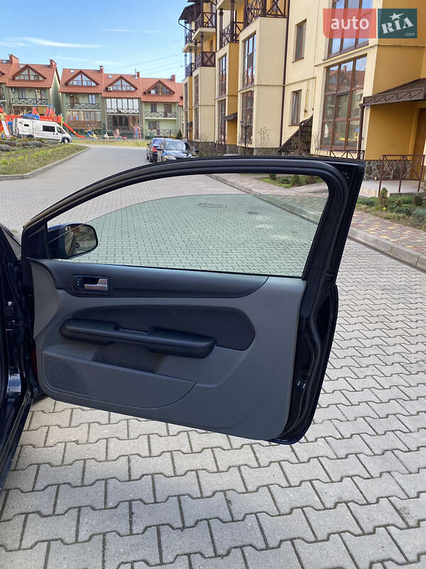Хетчбек Ford Focus 2008 в Чернівцях