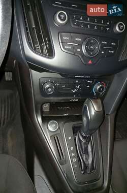 Седан Ford Focus 2015 в 