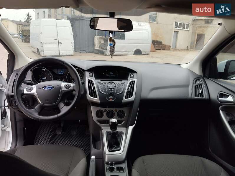 Хэтчбек Ford Focus 2013 в Ровно