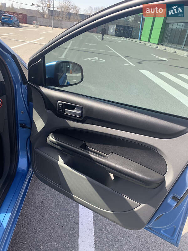 Седан Ford Focus 2008 в Киеве фото 14 Седан Ford Focus 2008 в Киеве