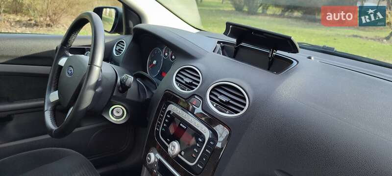 Седан Ford Focus 2007 в Горишних Плавнях