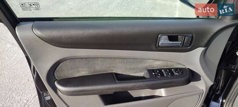 Седан Ford Focus 2007 в Горишних Плавнях