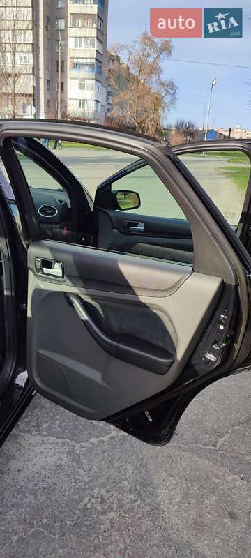 Седан Ford Focus 2007 в Горишних Плавнях