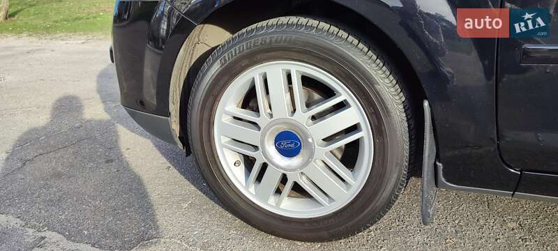 Седан Ford Focus 2007 в Горишних Плавнях