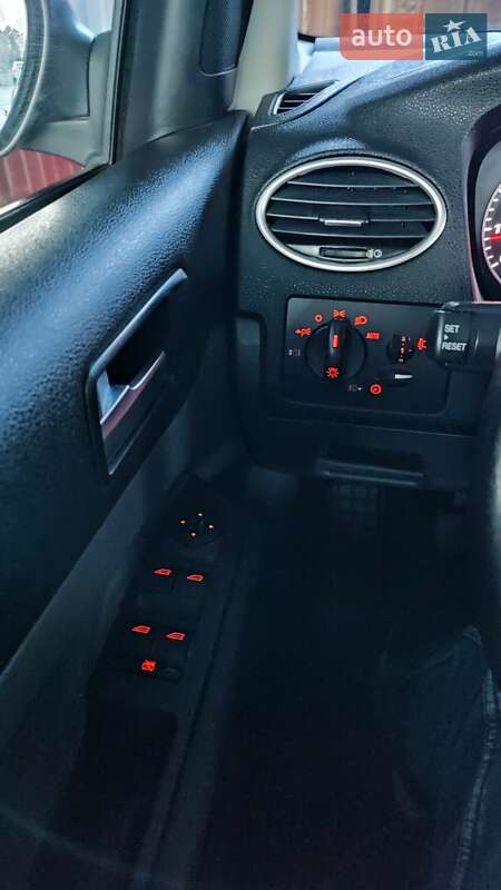 Седан Ford Focus 2007 в Горишних Плавнях