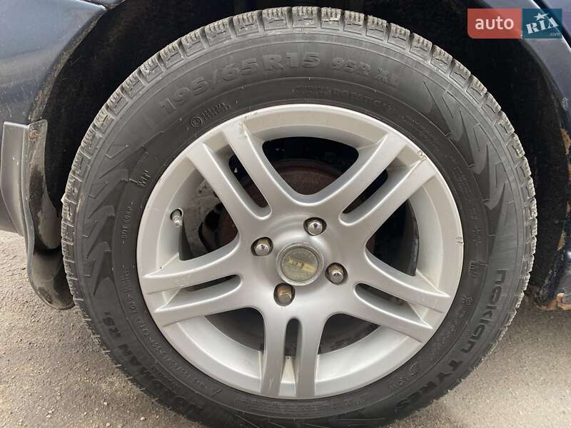 Седан Ford Focus 2002 в Каменском
