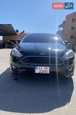 Хэтчбек Ford Focus 2015 в 
