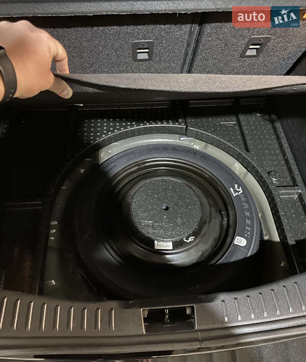 Хэтчбек Ford Focus 2015 в Каменец-Подольском