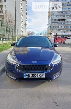 Хетчбек Ford Focus 2015 в Дніпрі