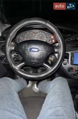 Хэтчбек Ford Focus 2002 в Мукачево