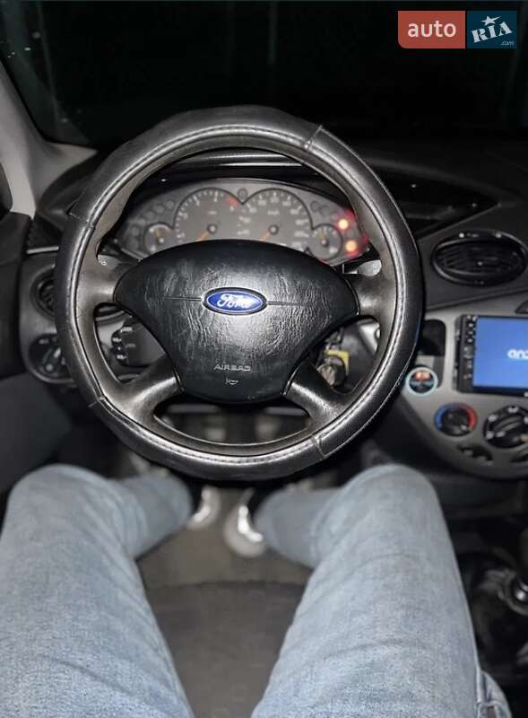 Хэтчбек Ford Focus 2002 в Мукачево