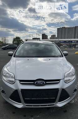 Хэтчбек Ford Focus 2014 в Киеве