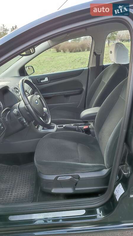 Седан Ford Focus 2007 в Горишних Плавнях