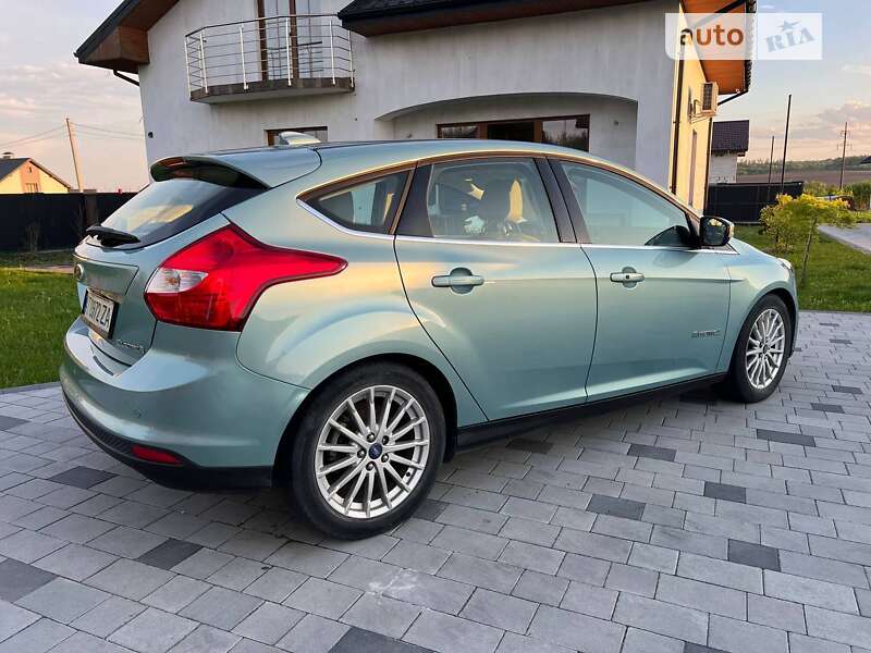 Хэтчбек Ford Focus 2011 в Ивано-Франковске