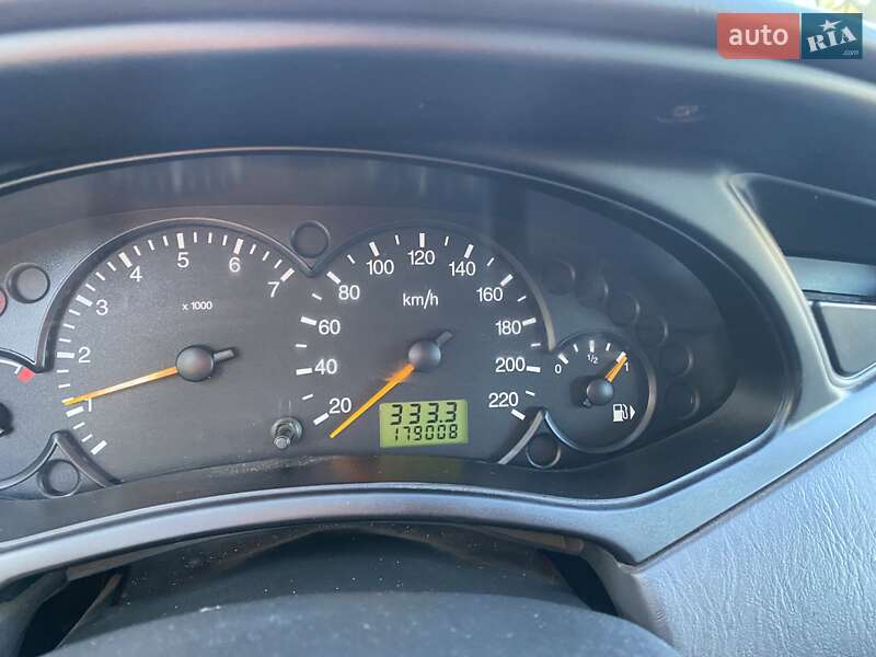 Хетчбек Ford Focus 2004 в Чернігові