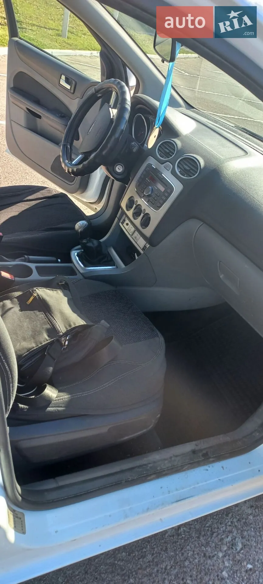 2010 Ford Focus - мініатюра 2