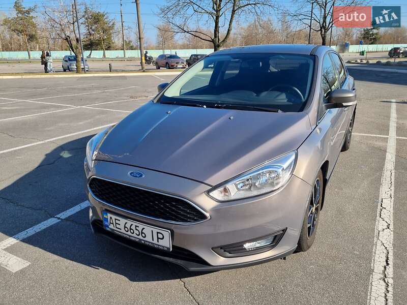 Хэтчбек Ford Focus 2015 в Днепре
