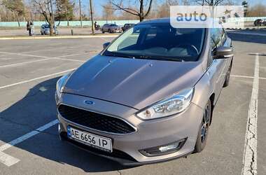 Хетчбек Ford Focus 2015 в Дніпрі