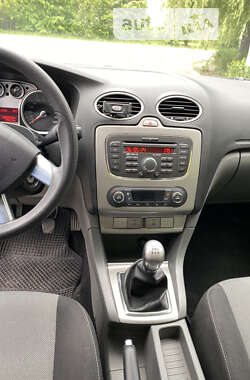 Универсал Ford Focus 2010 в 