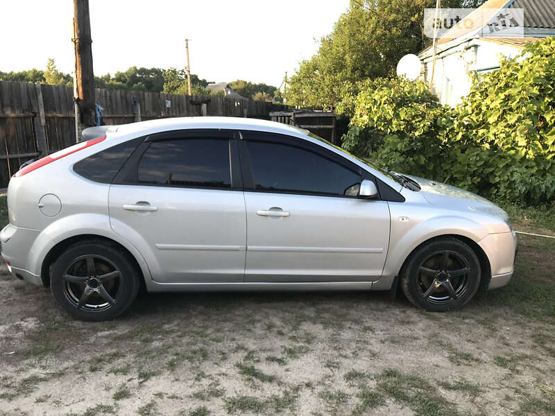 Хэтчбек Ford Focus 2006 в Каневе