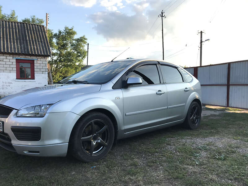 Хэтчбек Ford Focus 2006 в Каневе