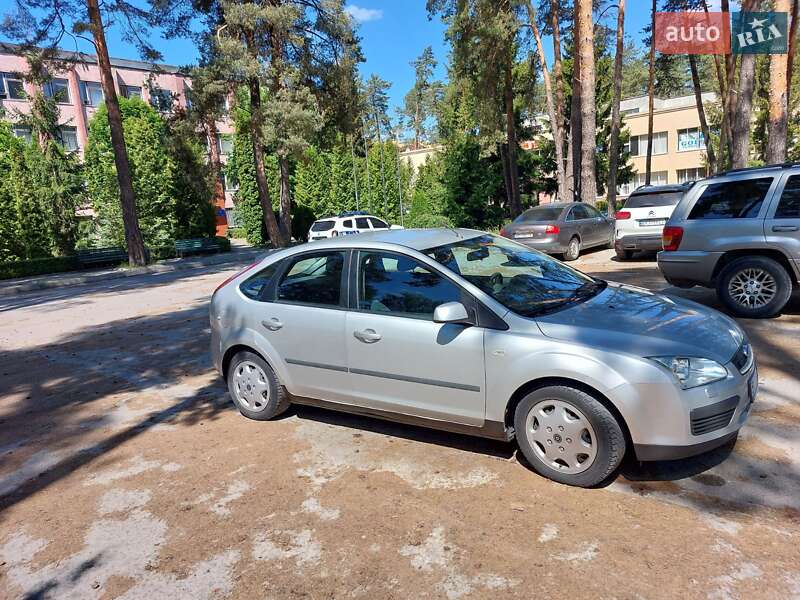 Хэтчбек Ford Focus 2006 в Нетешине