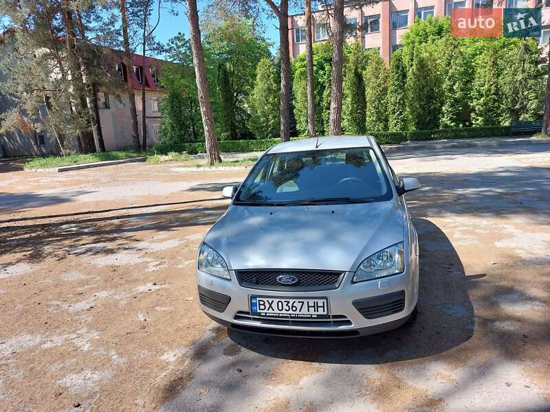 Хэтчбек Ford Focus 2006 в Нетешине