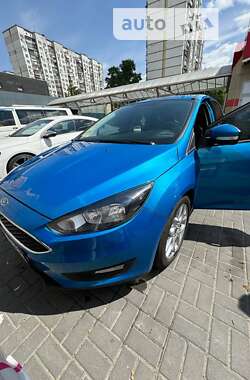 Хэтчбек Ford Focus 2015 в Киеве