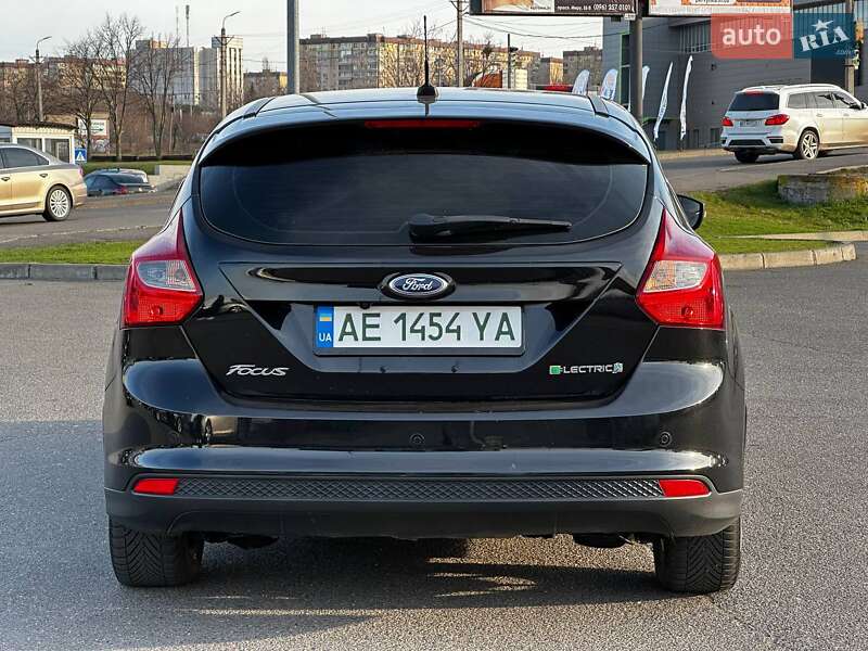 Хэтчбек Ford Focus 2012 в Кривом Роге фото 4 Хэтчбек Ford Focus 2012 в Кривом Роге