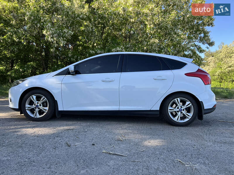 Хэтчбек Ford Focus 2012 в Чернигове