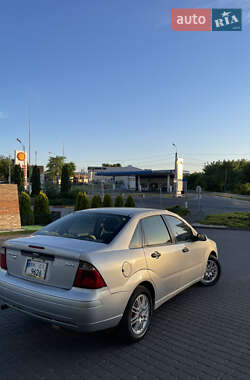Седан Ford Focus 2005 в 