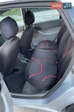 Седан Ford Focus 2005 в 