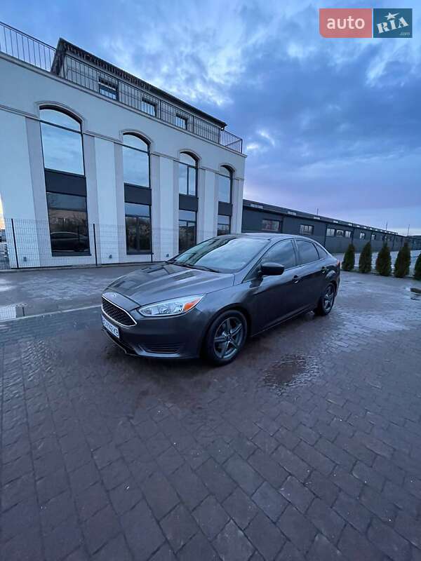 Седан Ford Focus 2015 в Буске