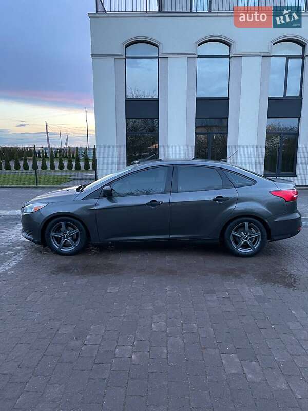 Седан Ford Focus 2015 в Буске