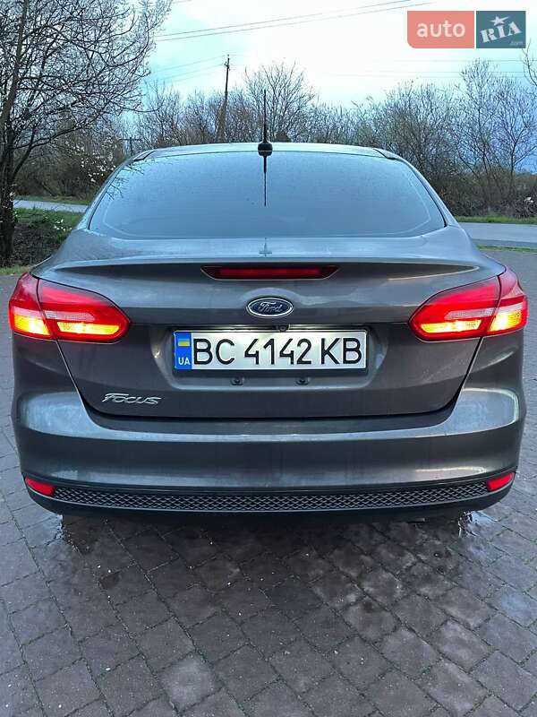 Седан Ford Focus 2015 в Буске