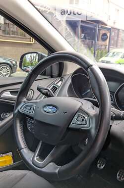 Хэтчбек Ford Focus 2015 в Киеве