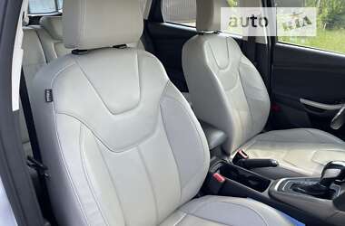 Хэтчбек Ford Focus 2015 в 