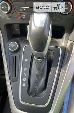 Хэтчбек Ford Focus 2015 в 