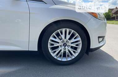 Хэтчбек Ford Focus 2015 в 