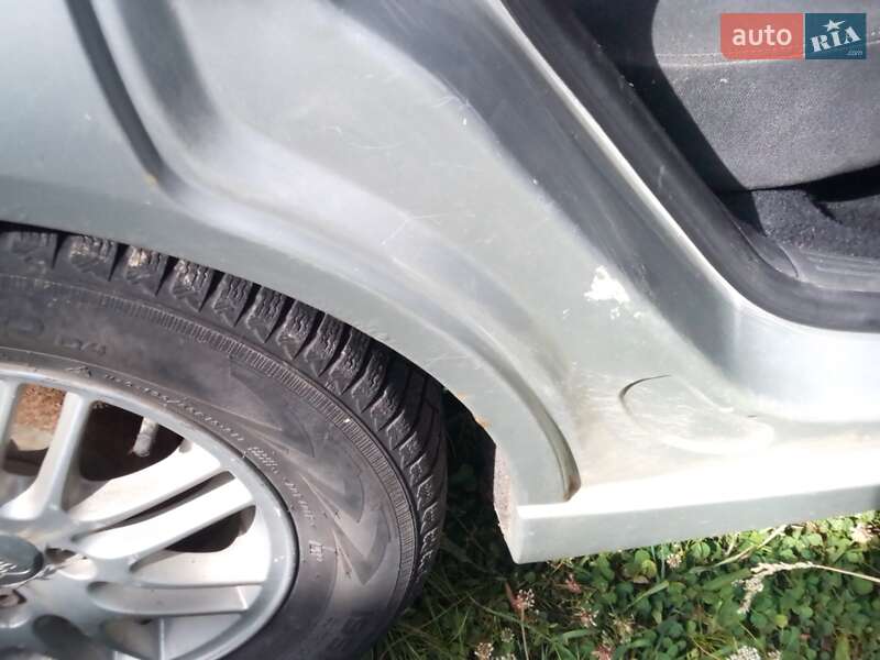 Седан Ford Focus 2002 в Сторожинці