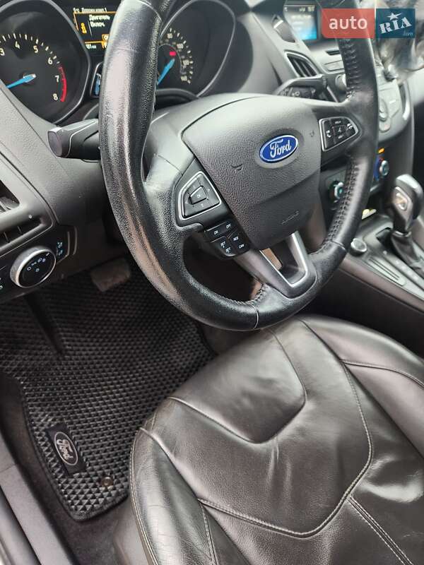 Хэтчбек Ford Focus 2015 в Херсоне