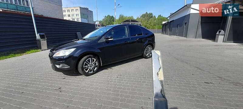 Хэтчбек Ford Focus 2008 в Киеве