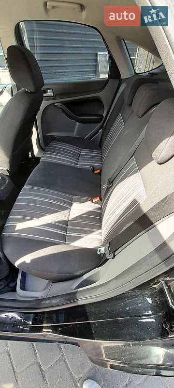 Хэтчбек Ford Focus 2008 в Киеве