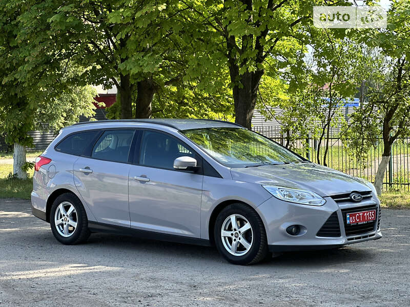 Універсал Ford Focus 2011 в Радивиліві