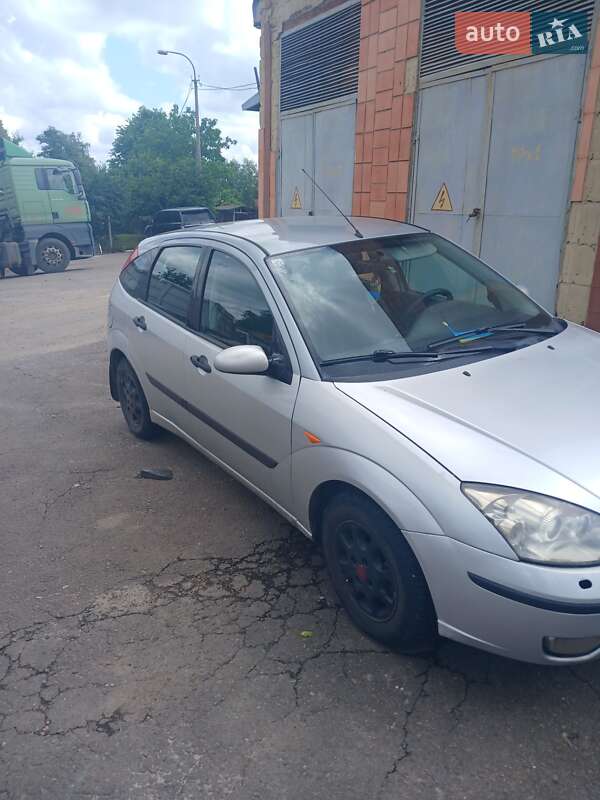 Хэтчбек Ford Focus 2002 в Ровно